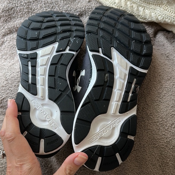 Under Armour charged escape sneakers 👟 - Picture 6 of 10